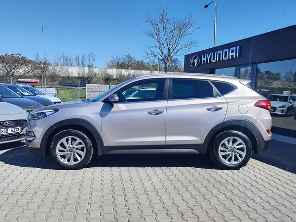 Hyundai Tucson 2.0 CRDi/100kW Style 4x4 - foto 8
