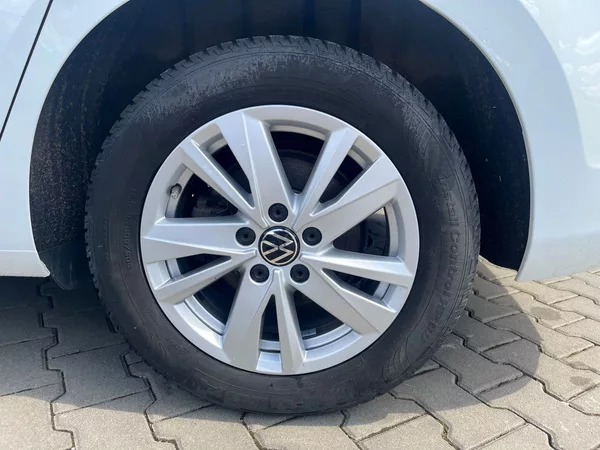 Volkswagen Touran 2.0 TDI/110kW Comfortline DSG - foto 2