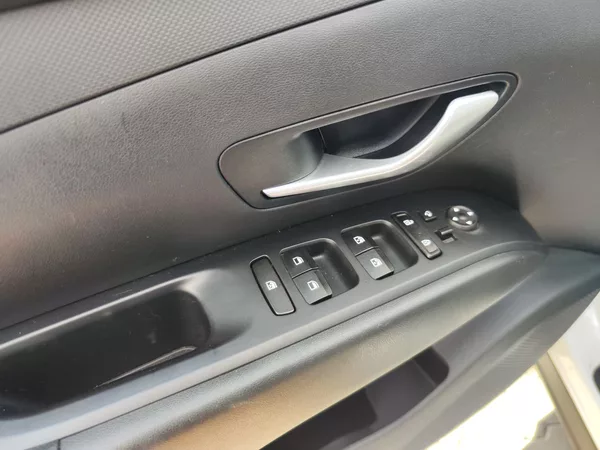 Hyundai Tucson 1.6 CRDi/85kW Comfort - foto 28