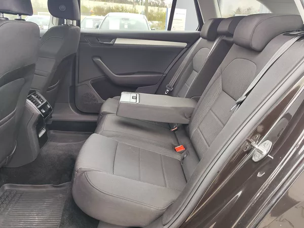 Škoda Superb 2.0 TDI/110kW Ambition Plus DS - foto 10