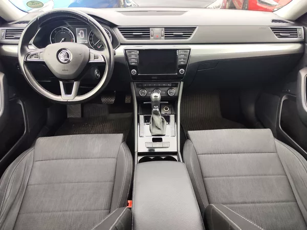 Škoda Superb 2.0 TDI/110kW Ambition Plus DS - foto 12