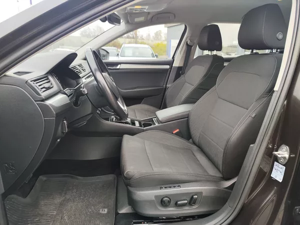 Škoda Superb 2.0 TDI/110kW Ambition Plus DS - foto 14