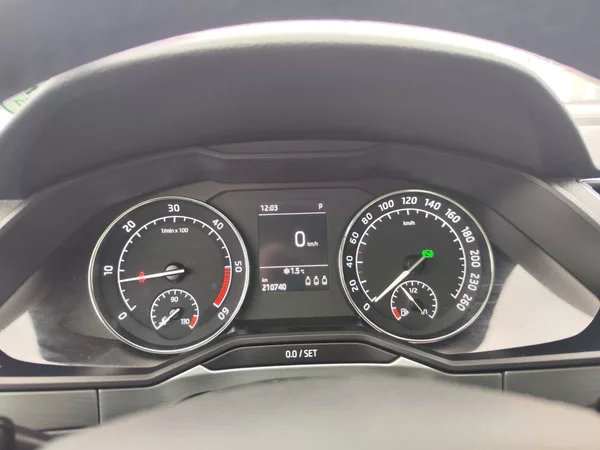 Škoda Superb 2.0 TDI/110kW Ambition Plus DS - foto 15