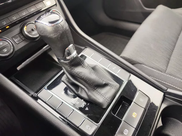 Škoda Superb 2.0 TDI/110kW Ambition Plus DS - foto 21