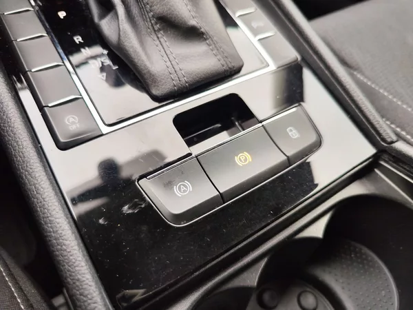 Škoda Superb 2.0 TDI/110kW Ambition Plus DS - foto 24