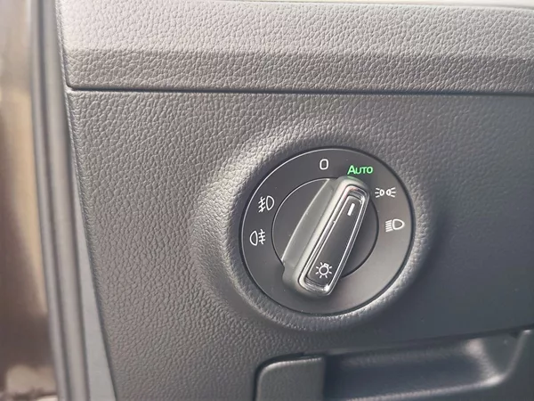 Škoda Superb 2.0 TDI/110kW Ambition Plus DS - foto 29