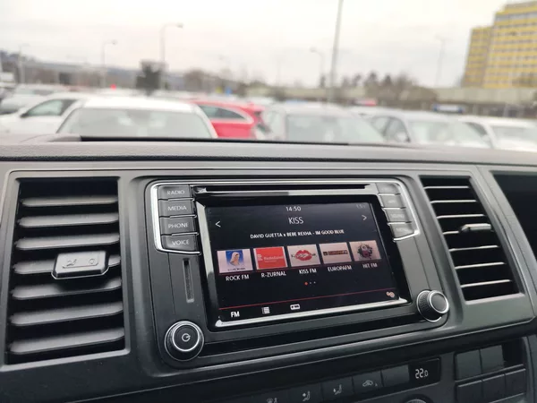 Volkswagen Caravelle 2.0TDI/110kW DSG trend 9míst - foto 16