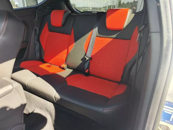 Ford Fiesta 1.6/134kW ST ČR 1.Majitel - foto 11