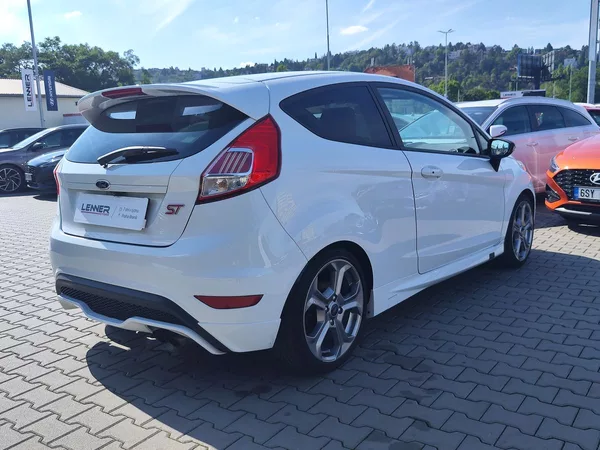 Ford Fiesta 1.6/134kW ST ČR 1.Majitel - foto 5