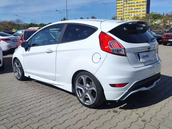 Ford Fiesta 1.6/134kW ST ČR 1.Majitel - foto 7