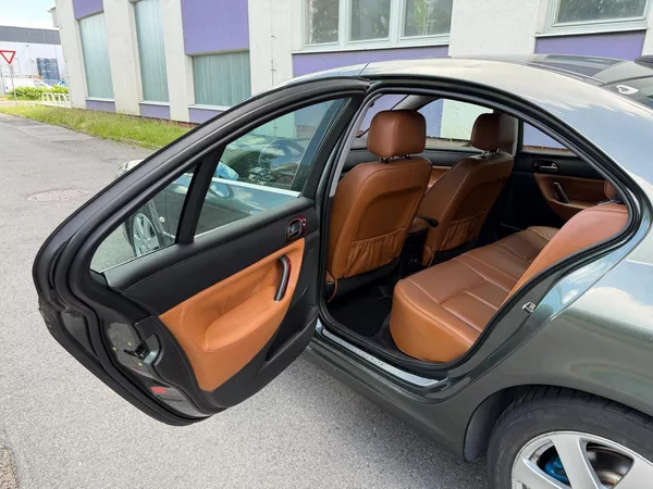 Peugeot 607 2,7 HDI - foto 11