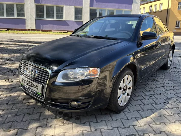Audi A4 2,7 TDI V6 /132 kW /