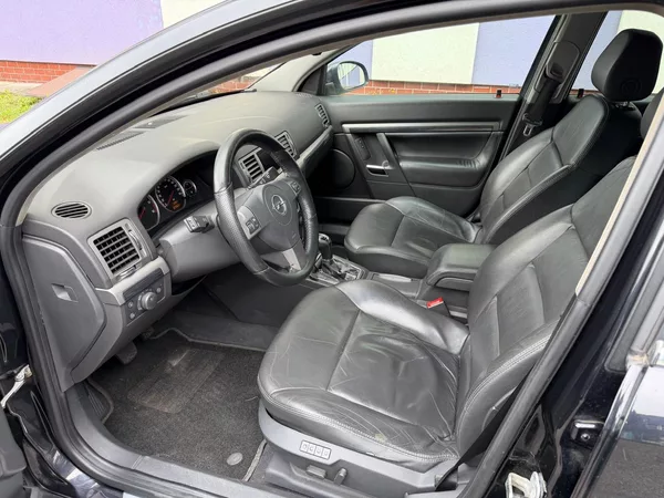 Opel Vectra 1,9 CDTi SW + sada pneumatik - foto 10