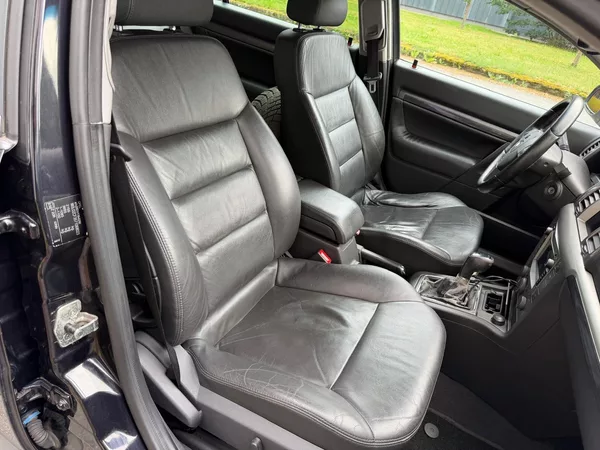 Opel Vectra 1,9 CDTi SW + sada pneumatik - foto 18