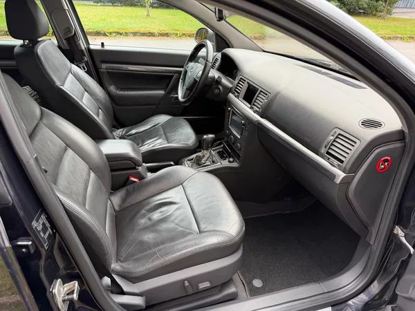 Opel Vectra 1,9 CDTi SW + sada pneumatik - foto 19