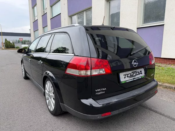 Opel Vectra 1,9 CDTi SW + sada pneumatik - foto 3