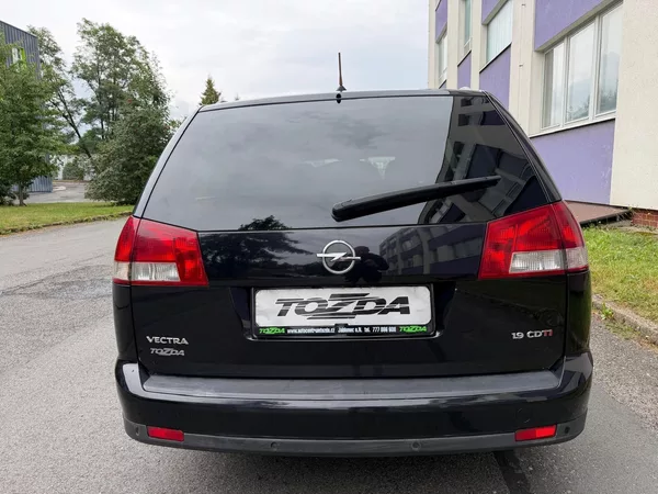 Opel Vectra 1,9 CDTi SW + sada pneumatik - foto 4