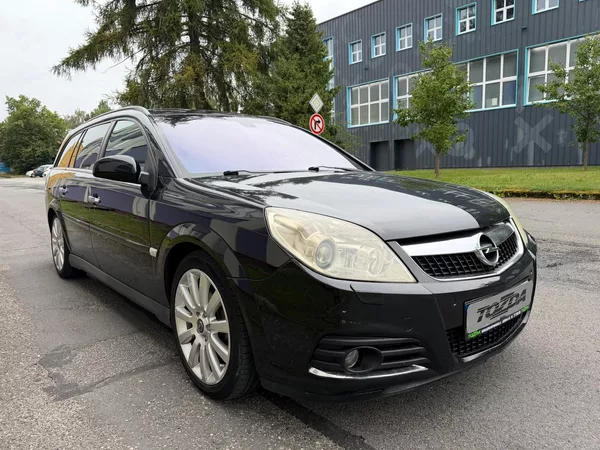 Opel Vectra 1,9 CDTi SW + sada pneumatik - foto 6