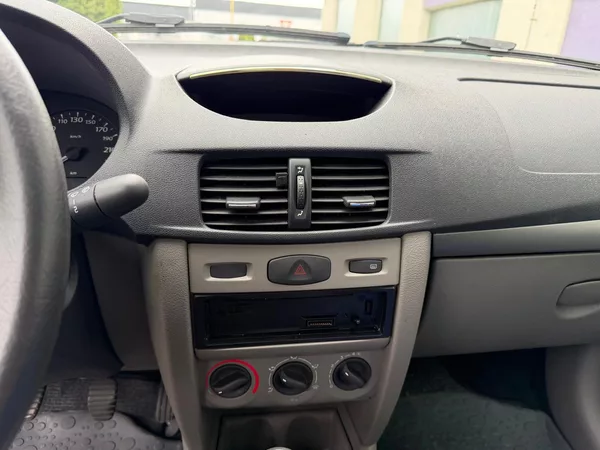 Renault Thalia 1,2i 16V / 36 tis.km / ČR / - foto 20