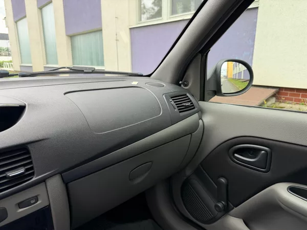 Renault Thalia 1,2i 16V / 36 tis.km / ČR / - foto 21