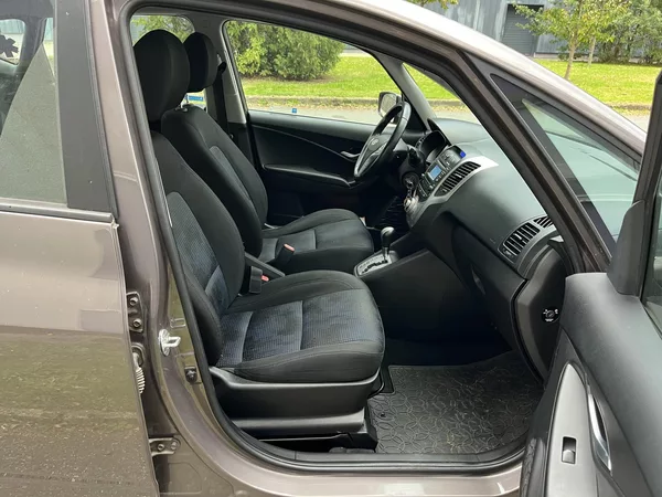 Hyundai ix20 1,6i 16V / automat / - foto 21