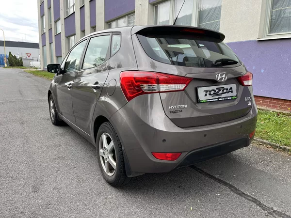 Hyundai ix20 1,6i 16V / automat / - foto 3