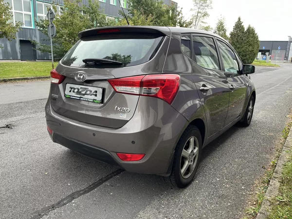 Hyundai ix20 1,6i 16V / automat / - foto 5
