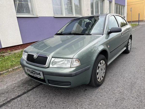 Škoda Octavia 1,6 MPi Ambiente/ servisní k.