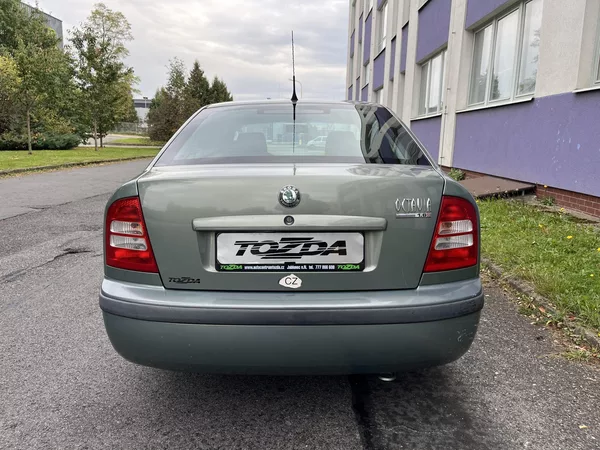 Škoda Octavia 1,6 MPi Ambiente/ servisní k. - foto 4