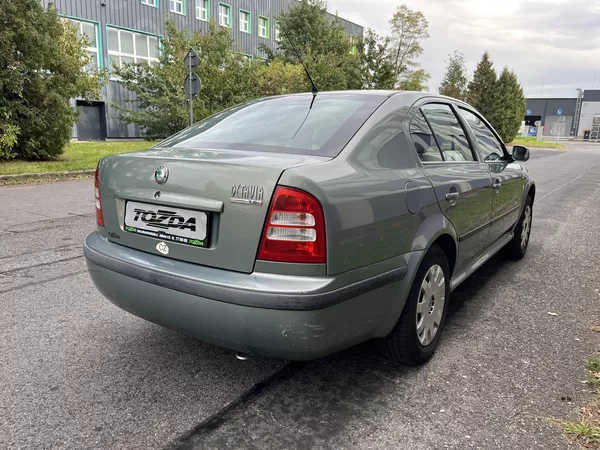 Škoda Octavia 1,6 MPi Ambiente/ servisní k. - foto 5
