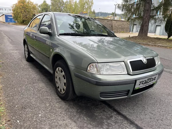 Škoda Octavia 1,6 MPi Ambiente/ servisní k. - foto 6
