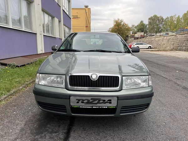 Škoda Octavia 1,6 MPi Ambiente/ servisní k. - foto 7