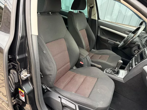 Škoda Octavia 1,6 TDi 77 kW / servis - foto 19