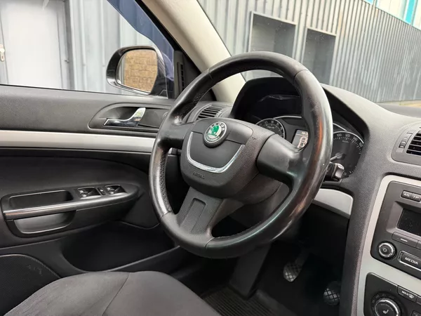 Škoda Octavia 1,6 TDi 77 kW / servis - foto 20