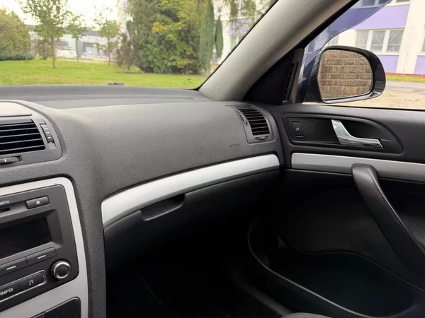 Škoda Octavia 1,6 TDi 77 kW / servis - foto 22