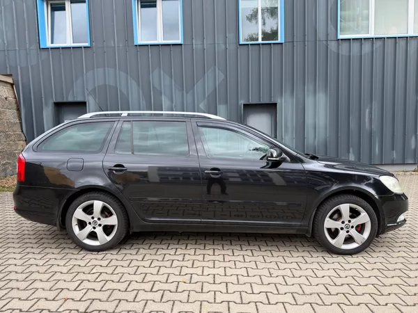 Škoda Octavia 1,6 TDi 77 kW / servis - foto 6