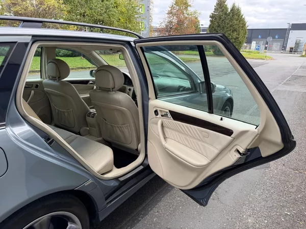 Mercedes-Benz Třídy C 320 3,0 CDi Elegance - foto 15