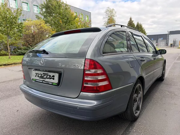 Mercedes-Benz Třídy C 320 3,0 CDi Elegance - foto 5