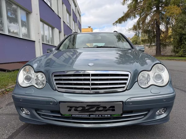Mercedes-Benz Třídy C 320 3,0 CDi Elegance - foto 7