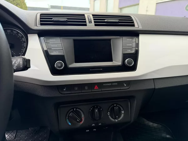Škoda Fabia 1,2 TSi /66kW/servis.kn. - foto 21
