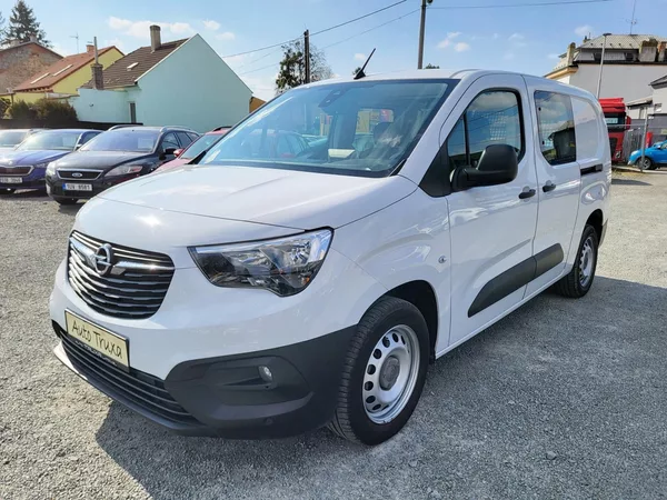 Opel Combo CREW VAN XL 1.5 D 5-míst *ČR