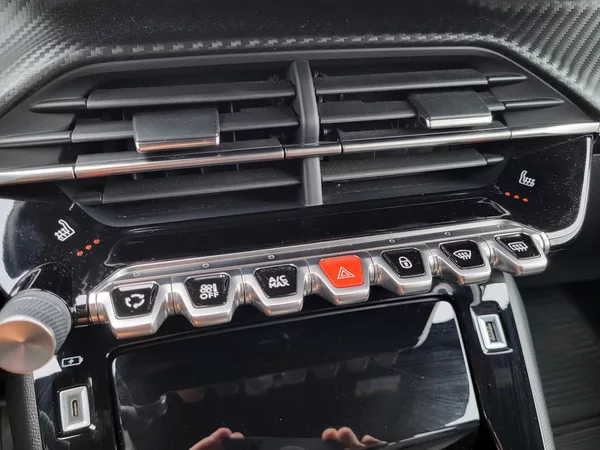 Peugeot 2008 ALLURE 1.2 PureTech 130k EAT8 - foto 13