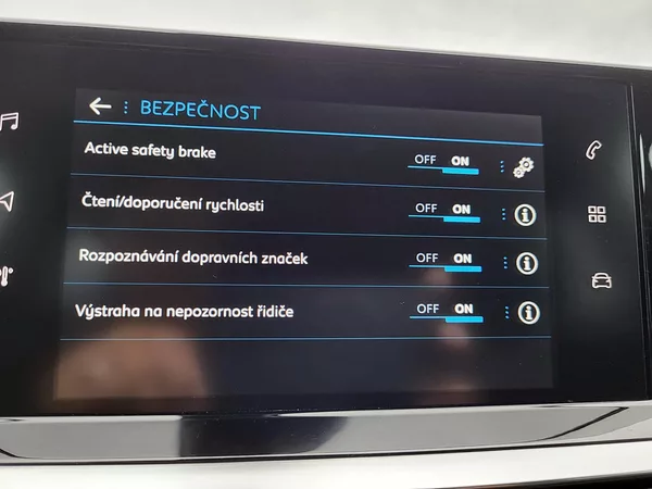 Peugeot 2008 ALLURE 1.2 PureTech 130k EAT8 - foto 17
