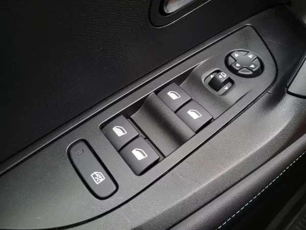 Peugeot 2008 ALLURE 1.2 PureTech 130k EAT8 - foto 19