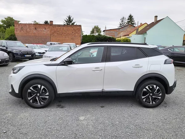 Peugeot 2008 ALLURE 1.2 PureTech 130k EAT8 - foto 2