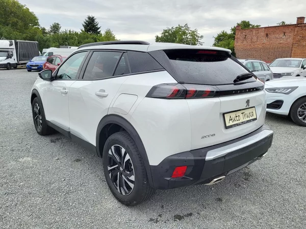 Peugeot 2008 ALLURE 1.2 PureTech 130k EAT8 - foto 3