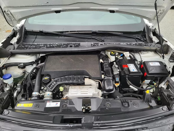 Peugeot 2008 ALLURE 1.2 PureTech 130k EAT8 - foto 33
