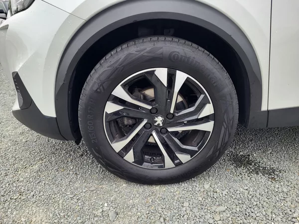 Peugeot 2008 ALLURE 1.2 PureTech 130k EAT8 - foto 35