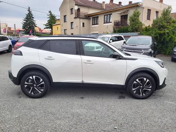 Peugeot 2008 ALLURE 1.2 PureTech 130k EAT8 - foto 5