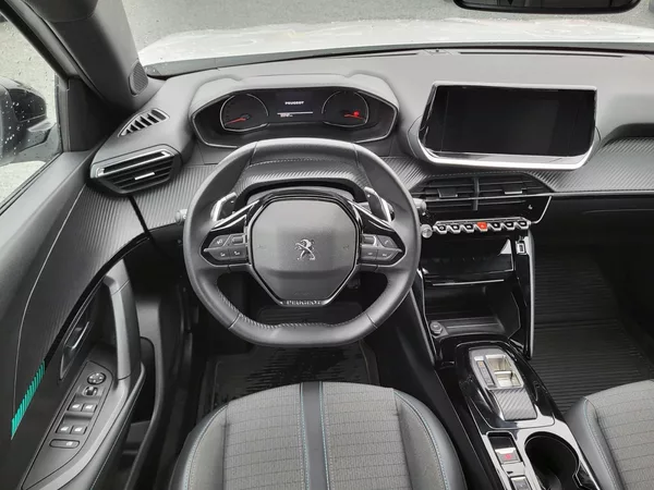 Peugeot 2008 ALLURE 1.2 PureTech 130k EAT8 - foto 9